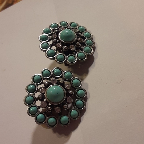 Clip-on Earrings with Rhinestones - Picture 2 of 5